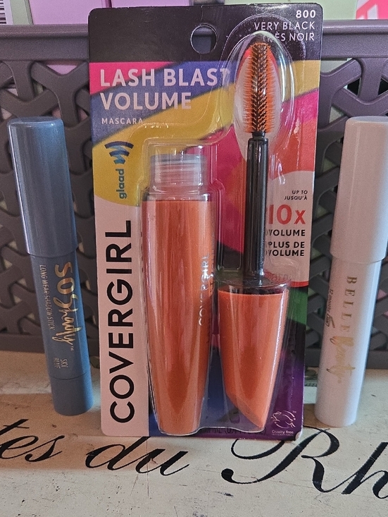 COVERGIRL Other - COVERGIRL Lash Blast Volume Mascara & Two Belle Beauty So Shady Eyeshadow Sticks